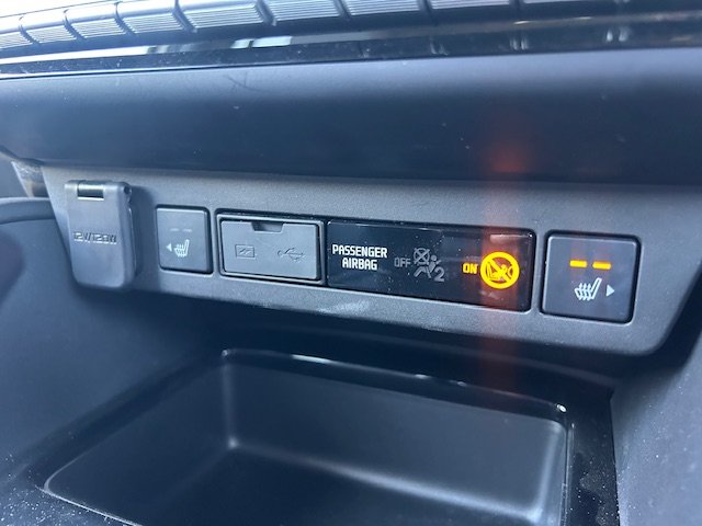 2025 Isuzu MU-X X-TERRAIN MY25 MOONSTONE WHITE
