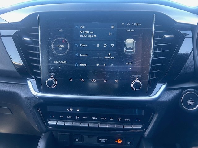 2025 Isuzu MU-X X-TERRAIN MY25 MOONSTONE WHITE