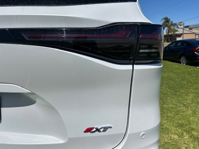 2025 Isuzu MU-X X-TERRAIN MY25 MOONSTONE WHITE