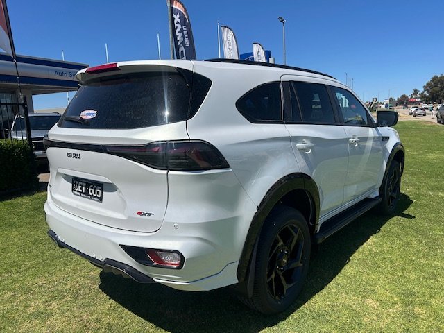 2025 Isuzu MU-X X-TERRAIN MY25 MOONSTONE WHITE
