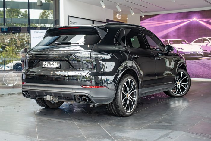 2022 Porsche Cayenne Platinum Edition