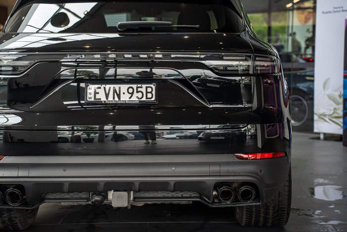 2022 Porsche Cayenne Platinum Edition