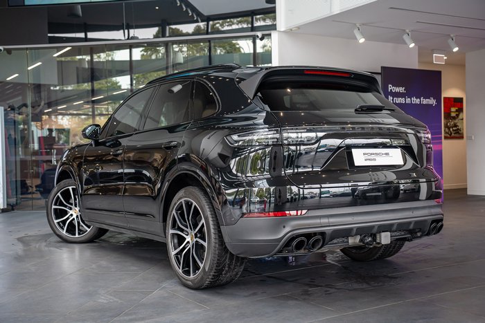 2022 Porsche Cayenne Platinum Edition