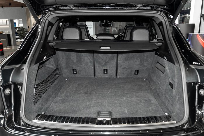 2022 Porsche Cayenne Platinum Edition