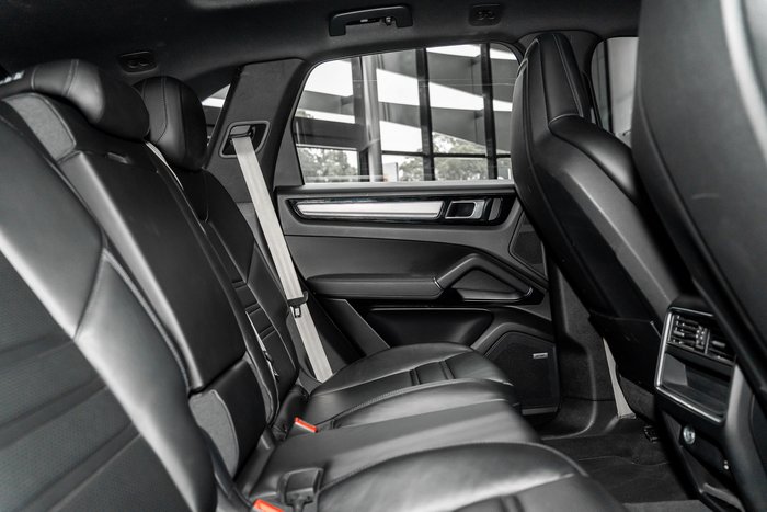 2022 Porsche Cayenne Platinum Edition