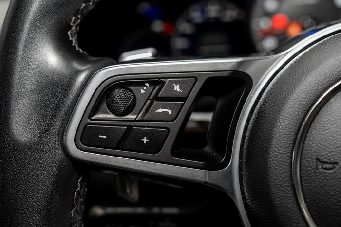 2022 Porsche Cayenne Platinum Edition