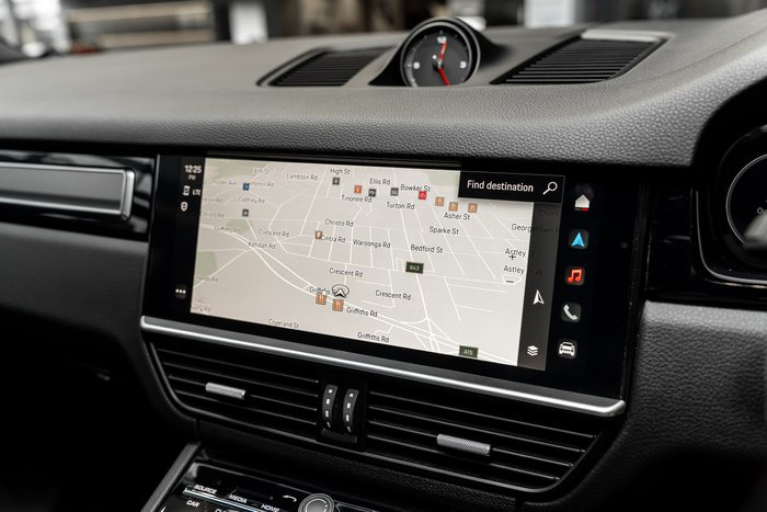 2022 Porsche Cayenne Platinum Edition