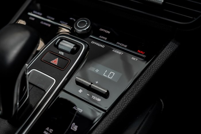 2022 Porsche Cayenne Platinum Edition