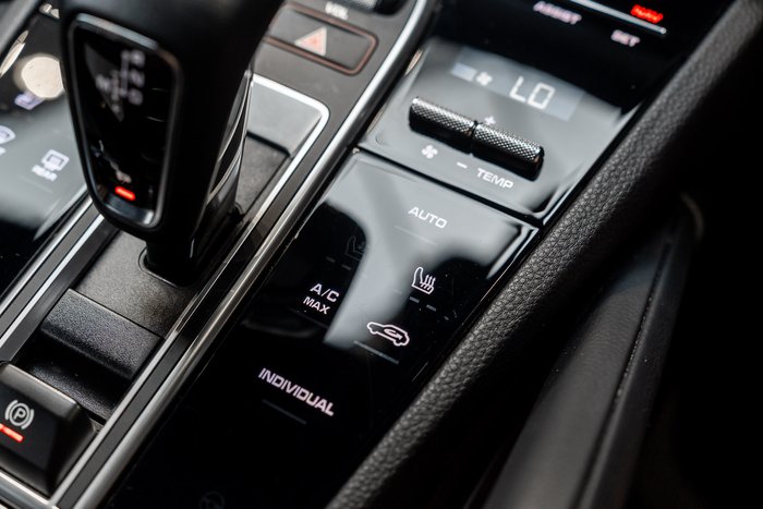 2022 Porsche Cayenne Platinum Edition