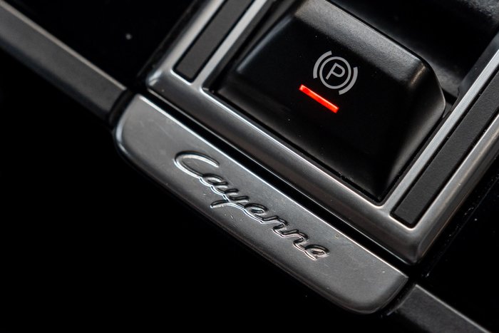 2022 Porsche Cayenne Platinum Edition