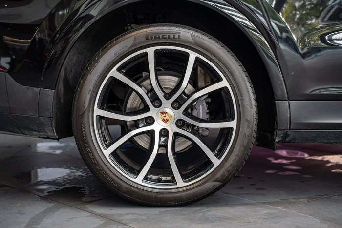 2022 Porsche Cayenne Platinum Edition