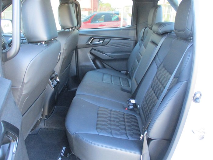 2025 Isuzu D-MAX BLADE MY25.5 White