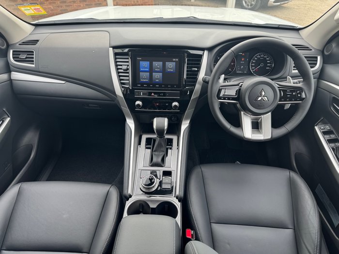 2024 MITSUBISHI Pajero Sport GLS