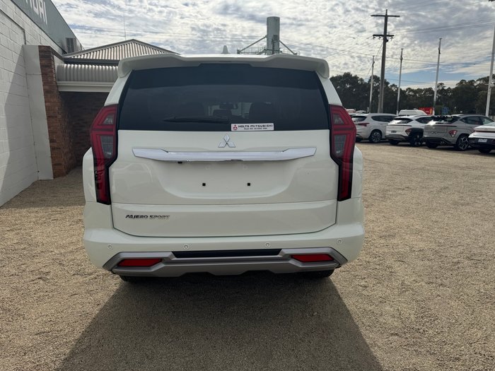 2024 MITSUBISHI Pajero Sport GLS