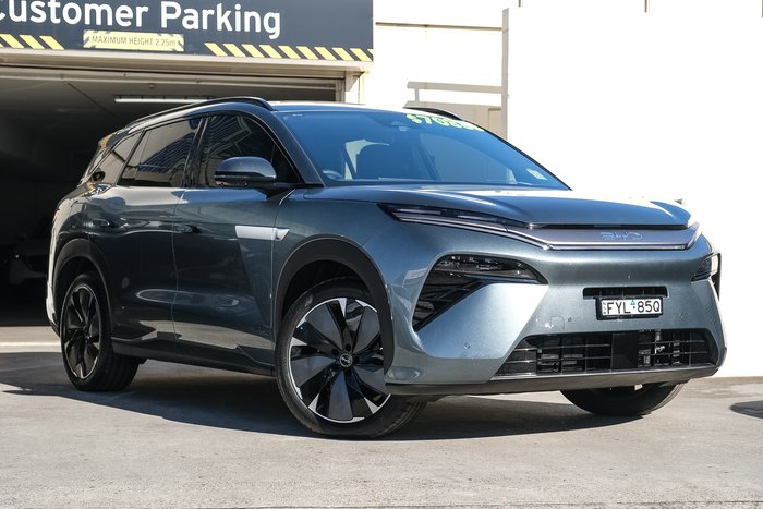 2025 BYD SEALION 8