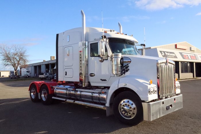 2025 KENWORTH T Series T620SAR T18 White