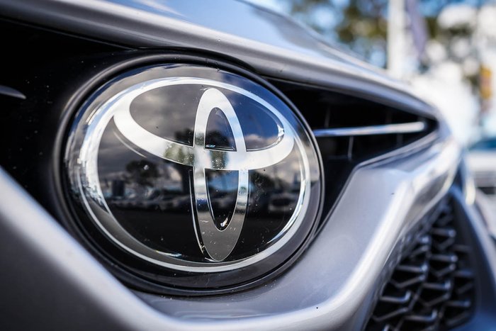 2018 Toyota CAMRY Ascent Sport