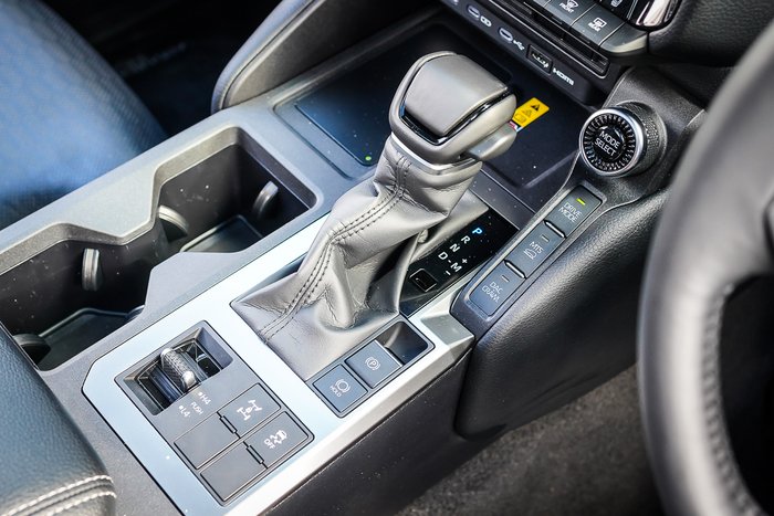 2025 Toyota PRADO Kakadu