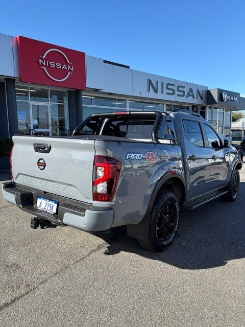 2025 Nissan Navara Pro-4X (4x4)