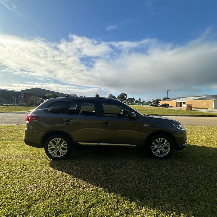 2019 Mitsubishi Outlander ES