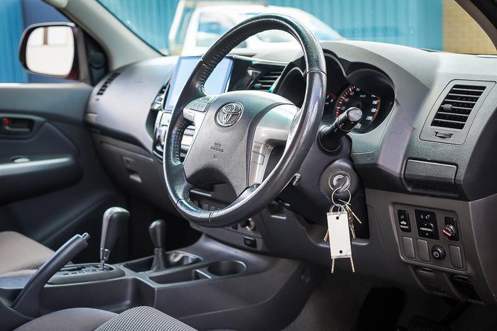 2013 Toyota HILUX SR5
