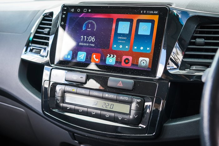 2013 Toyota HILUX SR5