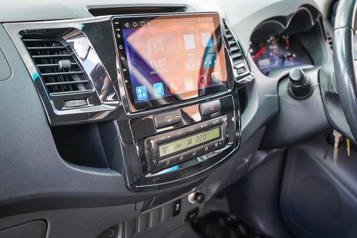 2013 Toyota HILUX SR5