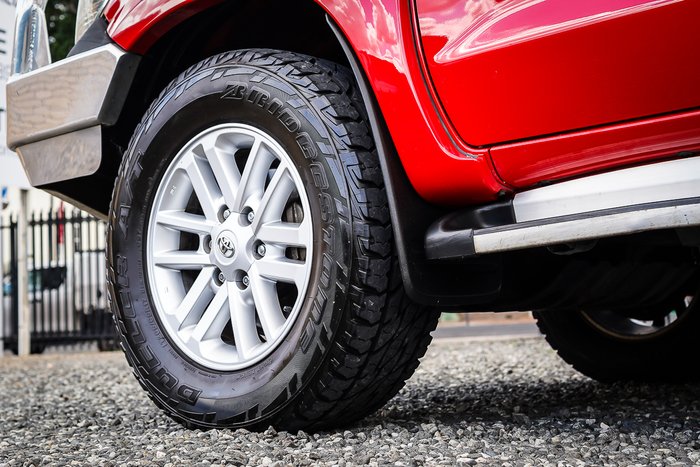 2013 Toyota HILUX SR5