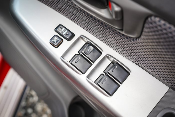 2013 Toyota HILUX SR5