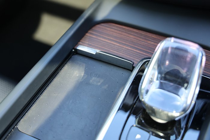 2023 Volvo XC60 Recharge Ultimate T8 Plug-In Hybrid