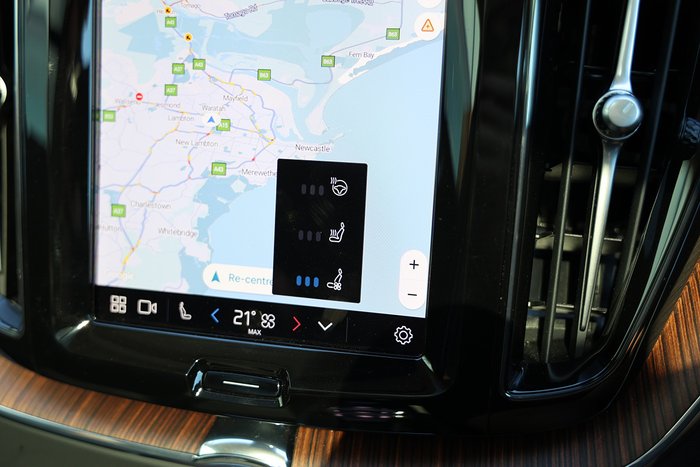 2023 Volvo XC60 Recharge Ultimate T8 Plug-In Hybrid