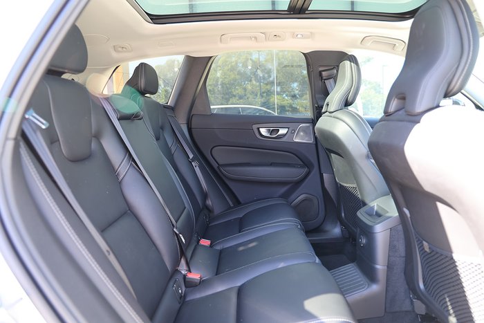 2023 Volvo XC60 Recharge Ultimate T8 Plug-In Hybrid