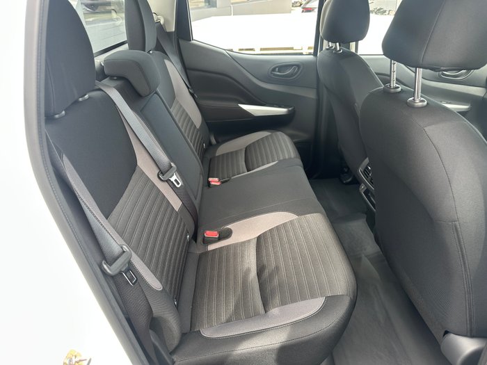 2025 NISSAN NP300 NAVARA SL