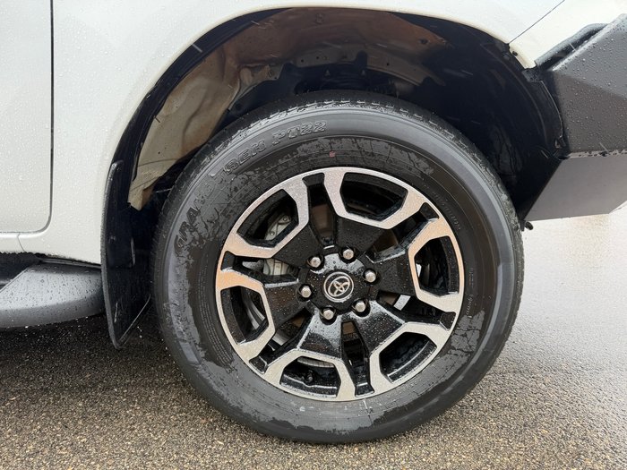 2023 Toyota Hilux SR5