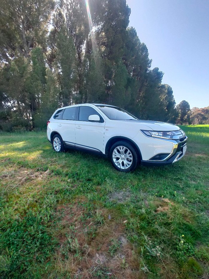 2020 Mitsubishi Outlander ES