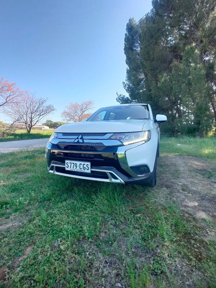 2020 Mitsubishi Outlander ES