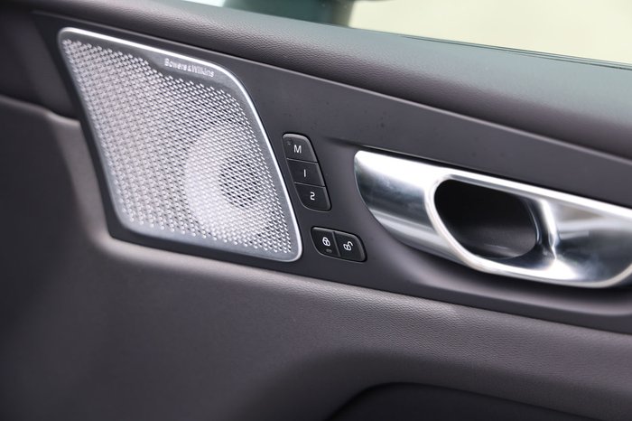 2026 Volvo XC60 Ultra T8 Plug-In Hybrid Dark