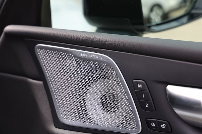 2026 Volvo XC60 Ultra T8 Plug-In Hybrid Dark