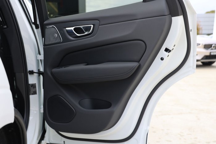 2026 Volvo XC60 Ultra T8 Plug-In Hybrid Dark