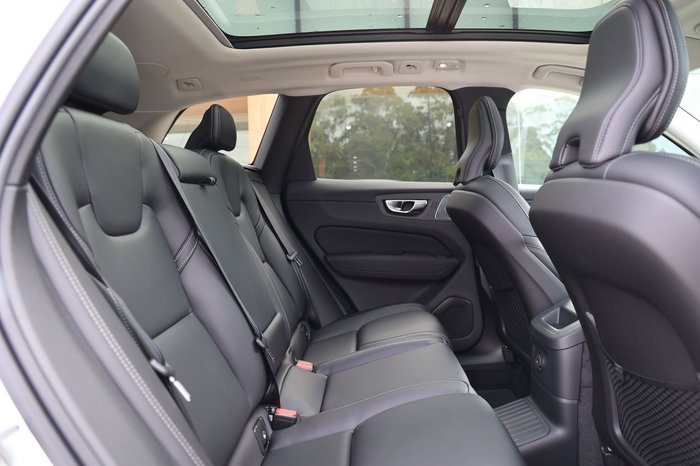 2026 Volvo XC60 Ultra T8 Plug-In Hybrid Dark