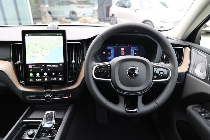 2026 Volvo XC60 Ultra T8 Plug-In Hybrid Dark