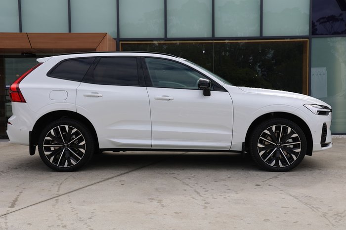 2026 Volvo XC60 Ultra T8 Plug-In Hybrid Dark