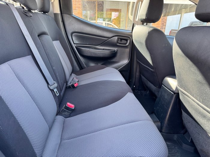 2022 MITSUBISHI Triton GLX
