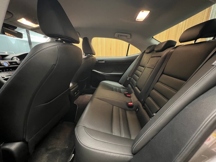 2018 Lexus IS300h Luxury 2.5L Hybrid Auto CVT Sedan