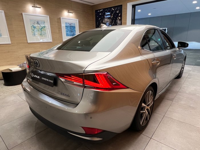 2018 Lexus IS300h Luxury 2.5L Hybrid Auto CVT Sedan