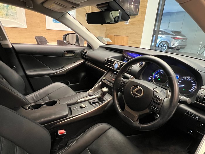 2018 Lexus IS300h Luxury 2.5L Hybrid Auto CVT Sedan
