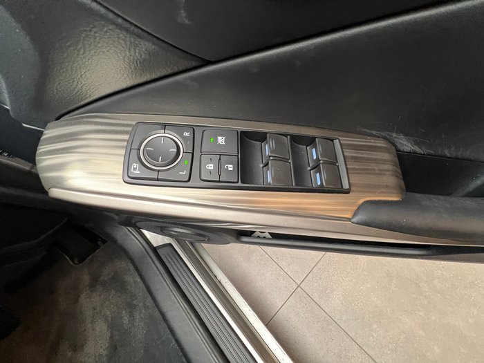 2018 Lexus IS300h Luxury 2.5L Hybrid Auto CVT Sedan