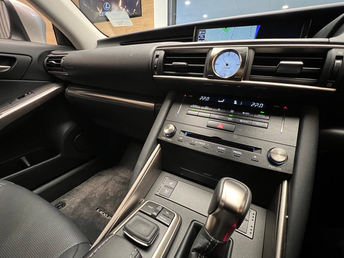 2018 Lexus IS300h Luxury 2.5L Hybrid Auto CVT Sedan