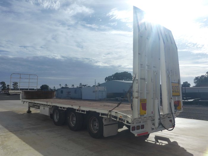 2007 JTB Dropdeck with Ramps