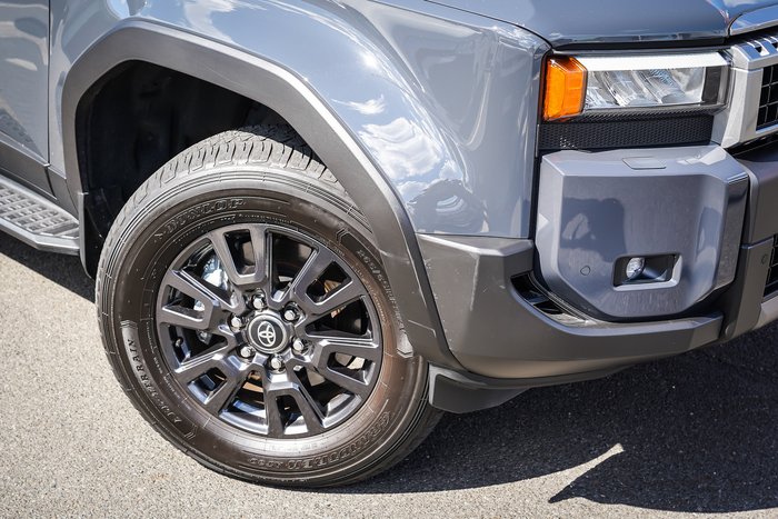 2025 Toyota PRADO GXL